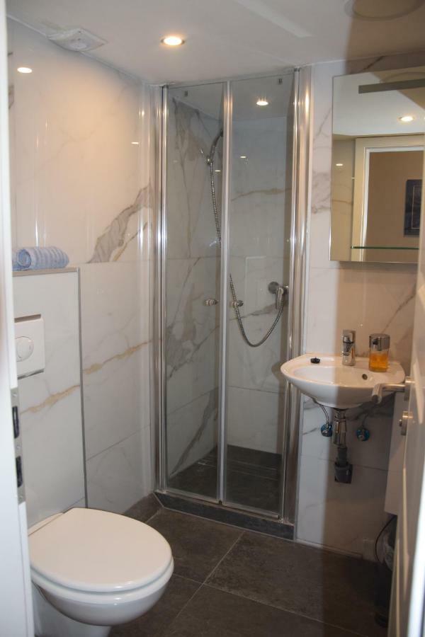 Kudamm Apartament *